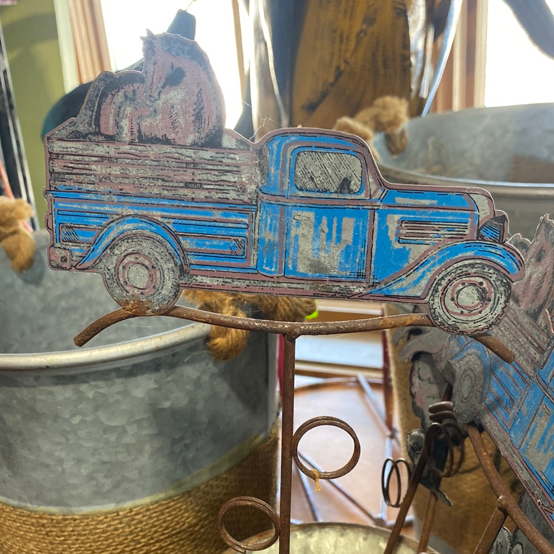 Pick, Metal truck with horses