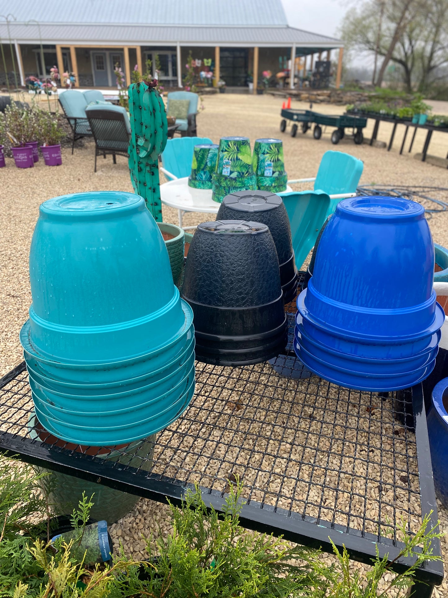 Ariana Planter-16" plastic blue,red,teal