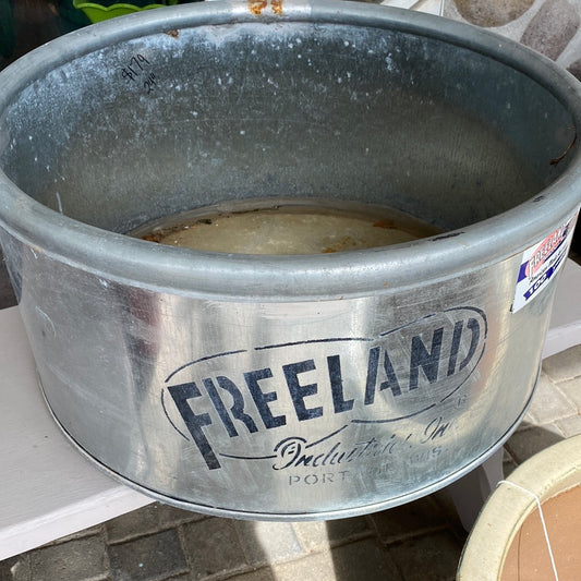 Freeland Galvanized TankPlanter-24" round