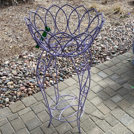 Leaf Planter - lavender round : 17" diameter