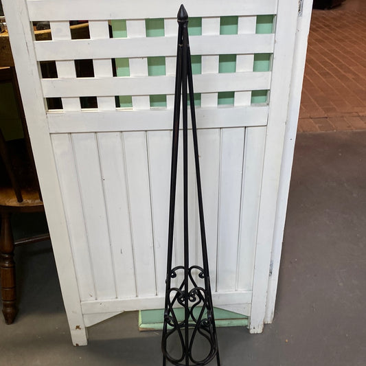 Hartford Obelisk - triangle 36"