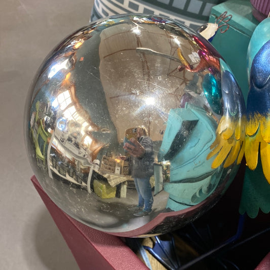 Globe - Silver 10"