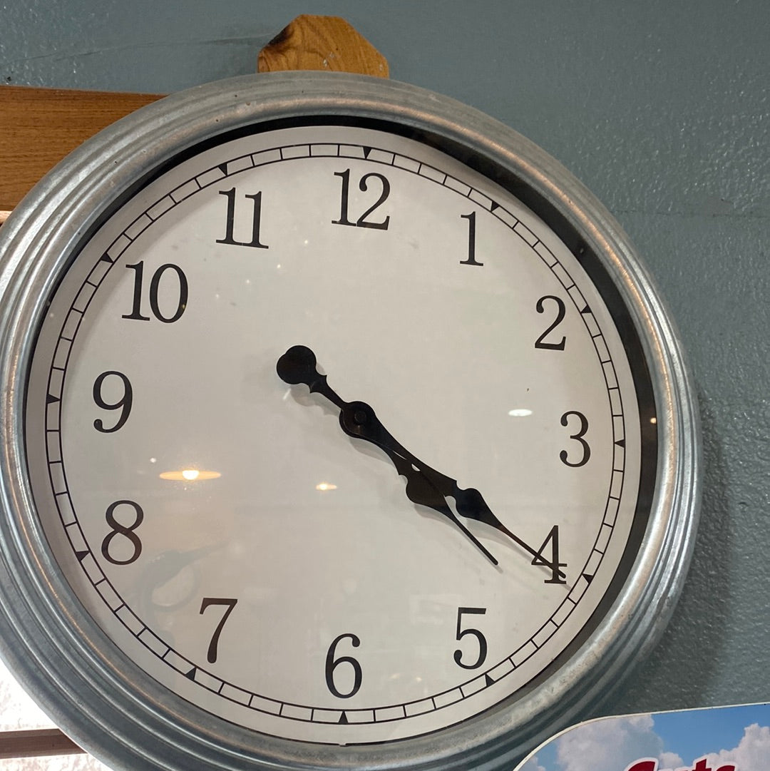 Clock Outdoor Silver 18"